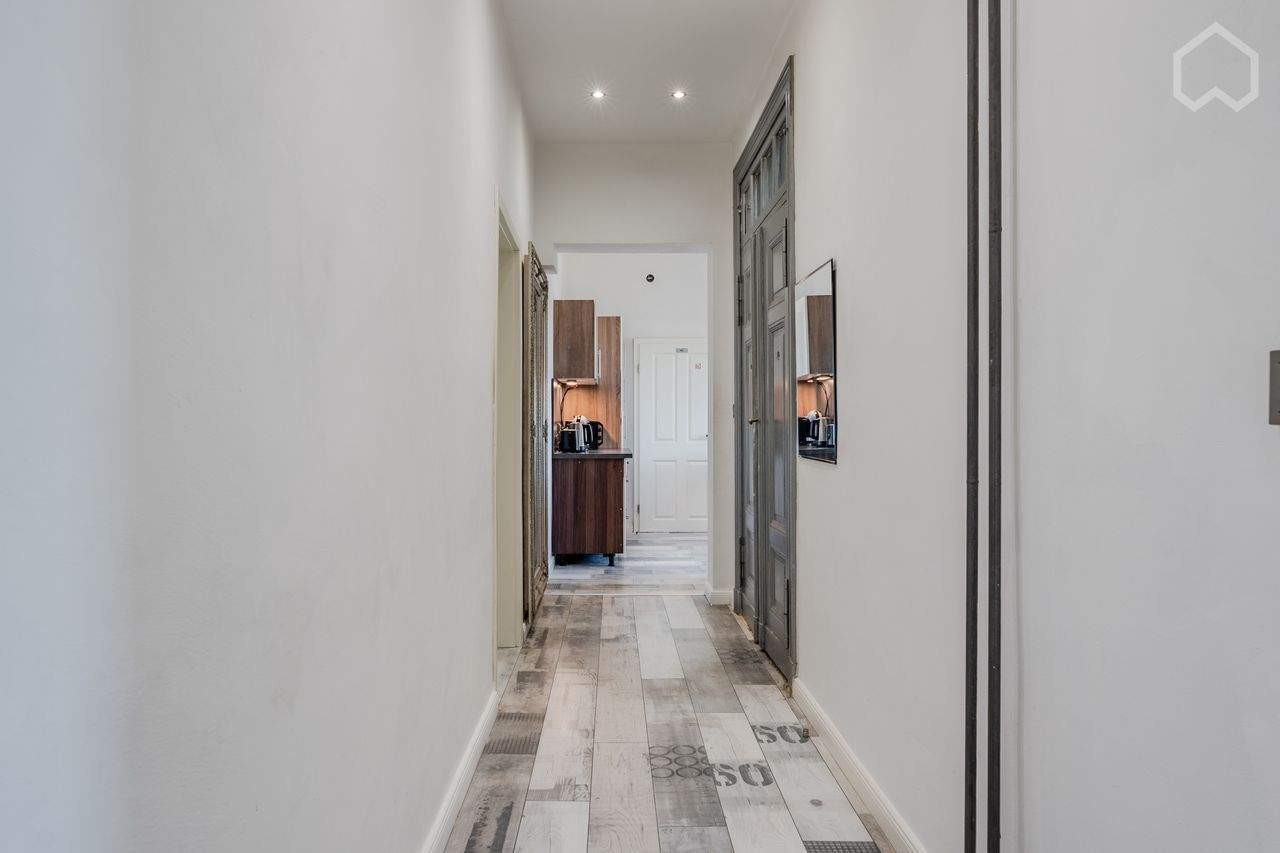 Außergewöhnliches Apartment im historischen Bahngebäude - ruhig, modern & voll ausgestattet - Foto 1