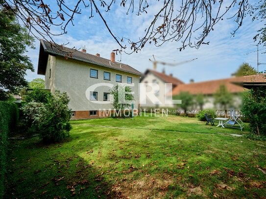 Renovierungsbedürftiges Mehrfamilienhaus in zweiter Bebauungsreihe in Hunderdorf