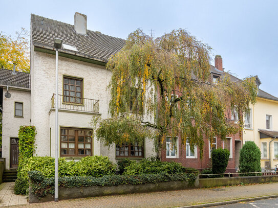 Sanierungsbedürftige Altbauvilla nahe Stadtzentum