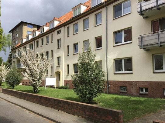 Schöne 2,5-Zimmer-Wohnung mit Balkon