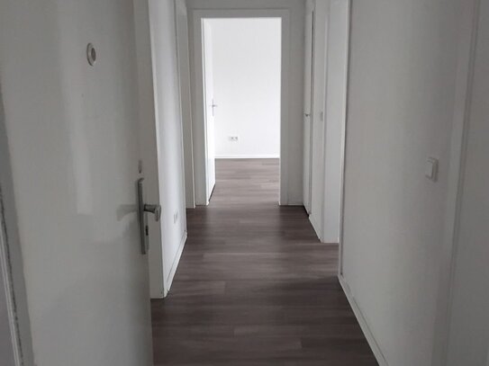 Sehr schöne sanierte 3 Zimmer Wohnung mit Balkon in Gelsenkirchen-Beckhausen zu vermieten!!!