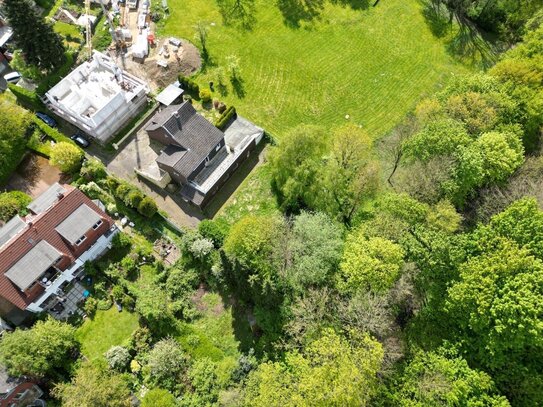 Tolles Grundstück mit Altbestand und direktem Zugang zum Weitmarer Holz