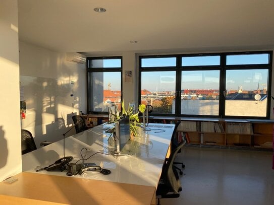 Top-Agenturloft am Kurfürstendamm mit wunderschöner 25 m Dachterrasse. - All-in-Miete