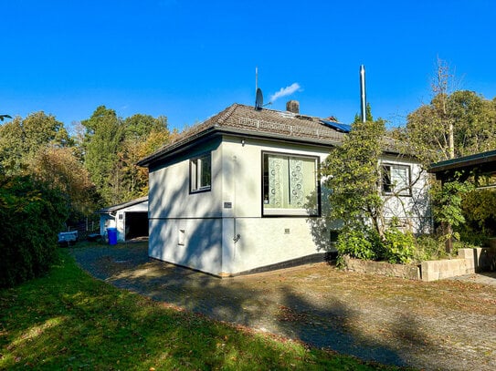 Leben auf einer Etage - charmanter Walmdach-Bungalow in ruhiger Lage in Escherode (Staufenberg)