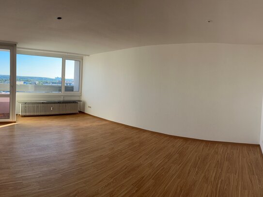 *Helle 3-Zimmer-Wohnung mit Balkon*