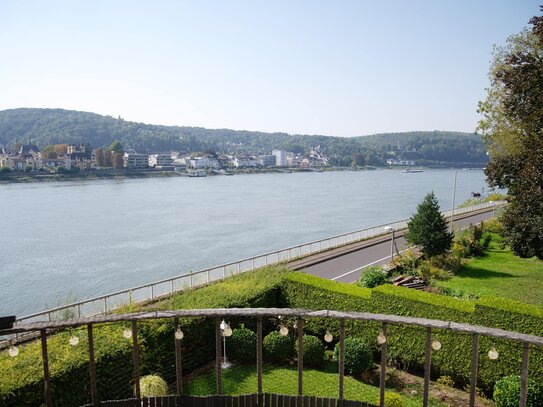 Genuss pur: Sonnige Wohnung mit herrlichem Rheinblick!