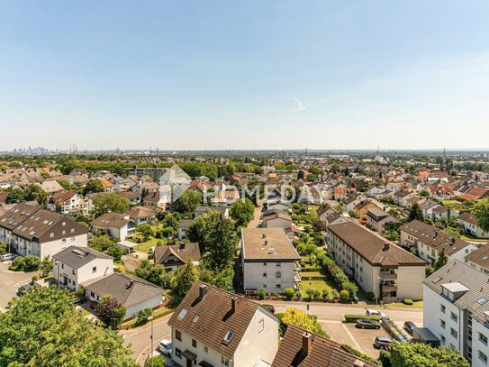 Schön geschnittene 3-Zimmer-Wohnung mit Südbalkon und Panoramasicht nach Frankfurt