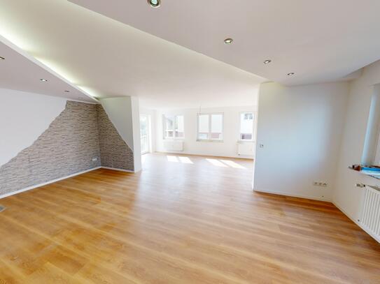 Exklusive Erdgeschosswohnung: 120 m² Wohnkomfort mit Terrasse, Garten und neuer Einbauküche - Für nur ca. 8,20 €/m²!