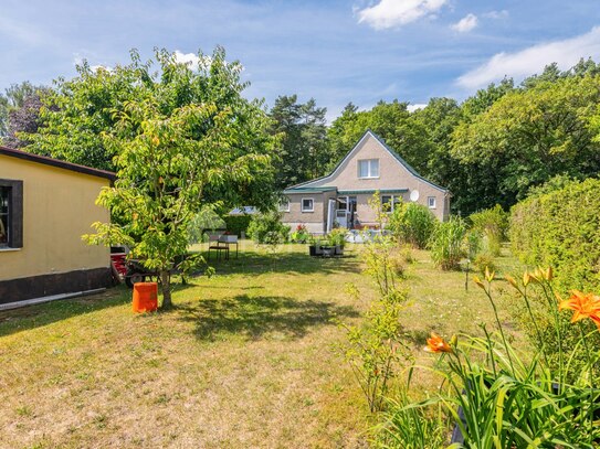 Ihr neues Zuhause: 5-Zimmer-Einfamilienhaus mit Tiefgarage und großem, teilbarem Grundstück