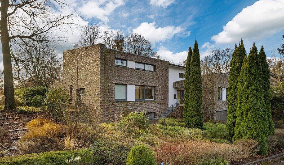 Hier werden Wohnträume wahr: Modernes Familienjuwel in bester Lage von Volksdorf!