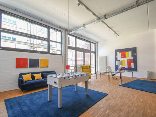 Geräumiges Büro-Loft mit modernem Industriecharme