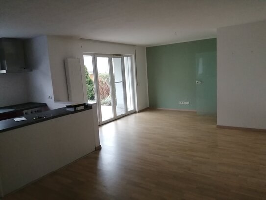 3 Zimmer Wohnung mit Garten