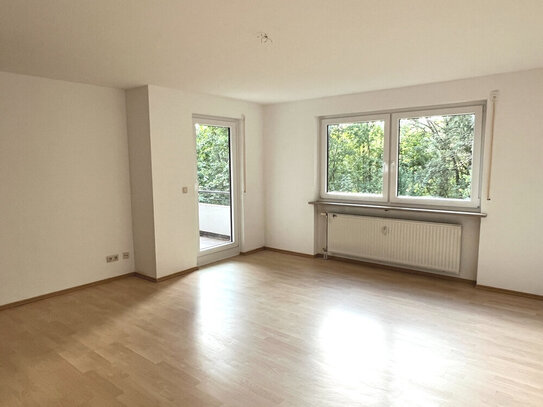 Schöne 2-Zimmer-Wohnung mit Balkon und Garage