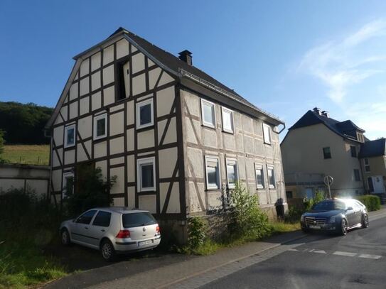 uriges und original erhaltenes stilvolles 1-FH/Fachwerkhaus mit Gründblick in Orts- u. Naturrandlage von Meschede-Calle