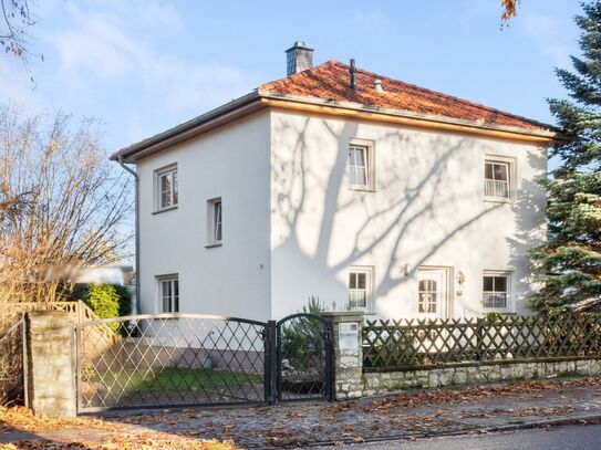 Energieeffizientes, modernes Einfamilienhaus, 3,5 Zimmer, Teich, Garage, Pavillon in Berlin Lankwitz