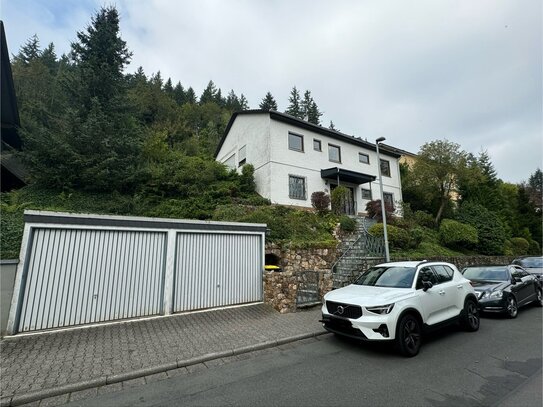 Einfamilienhaus in ruhiger Wohnlage (Sackgasse) mit Doppelgarage und Grundstück