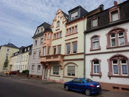 ***Großzügige Wohnung, stilvoll sanierter Altbau***