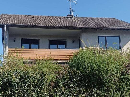 Großes Einfamilienhaus in wunderschöner Lage mit viel Potenzial
