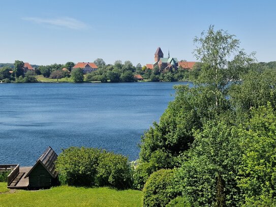 Einfamilienhaus mit Bootshaus und Steg in traumhafter Lage direkt am Ratzeburger Domsee