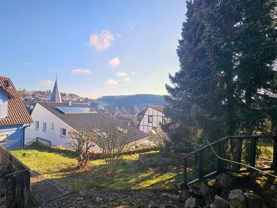 In ruhiger Halbhöhenlage mit Ausblick über Flacht! Genehmigter Bauvorbescheid für 1 bis 2-FH!