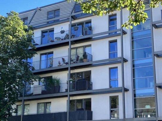 Bei VIVAWEST die Sonnenstrahlen auf dem eigenen Balkon genießen.