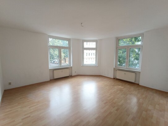 Viel Platz zum Spielen und Entspannen! Großzügige 3-Raum-Wohnung mit Balkon