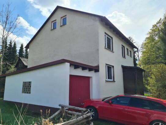 Ruhig gelegenes Zweifamilienhaus mit Ausbaumöglichkeiten in Bischofsgrün - Natur, Erholung und Potenzial vereint