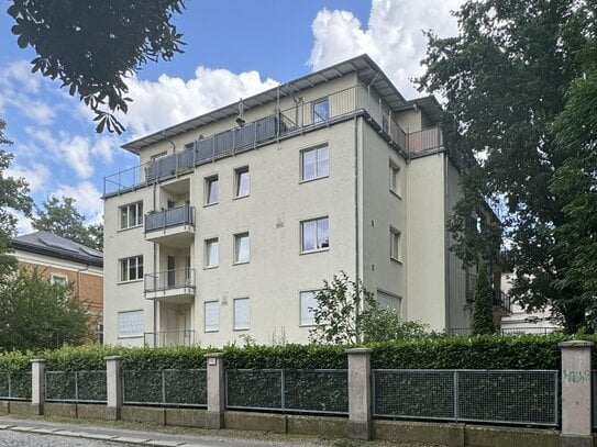 Traumhafte Wohnung...Kamin+Balkone+Terrasse in exklusivem Viertel!