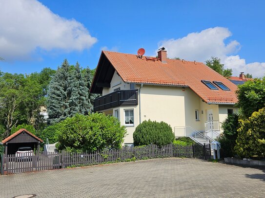 Großes Einfamilienhaus in ruhiger und grüner Lage am Elbhang