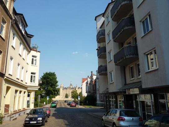 Aufzug, 2 Balkone und helle 3 Zimmer in bester Innenstadtlage