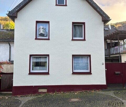 Einfamilienhaus mit Burgblick in Heimbach zu verkaufen!