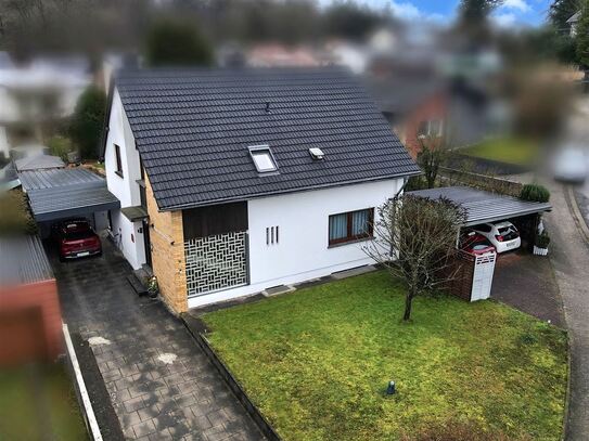 *** Ein - Zweifamilienhaus wird in ruhiger Lage von St. Ingbert-Rohrbach verkauft! ***