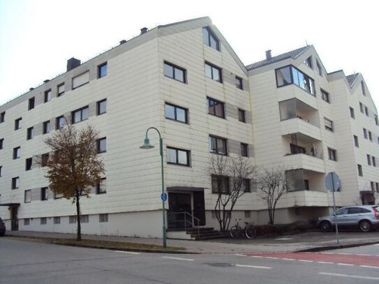 helle 3 Zimmer mit Balkon - Lage günstig für kleine Familie