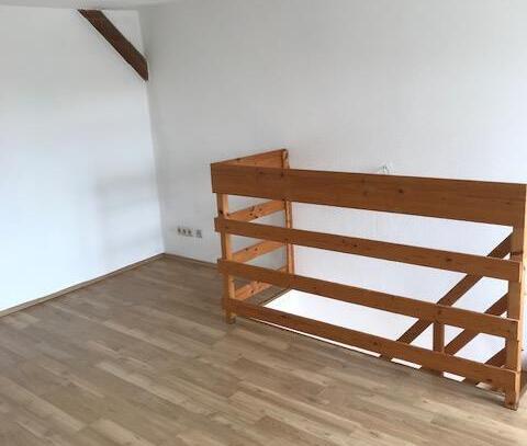 Gemütliche schöne 2-R-Wohnung mit Balkon EBK.ca.58 m² in MD- Sudenburg zu vermieten .