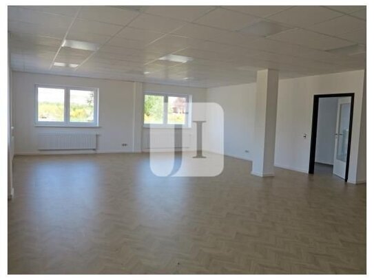 - NEUBAU - ca. 243 m² Büro-/Sozialflächen auf einem gepflegten Gewerbegrundstück