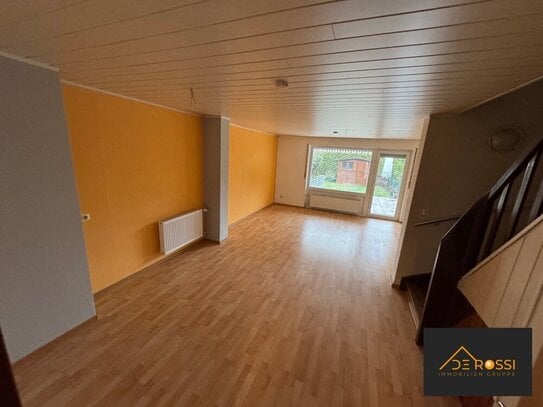 RENOVIERUNGSBEDÜRFTIGES REIHENMITTELHAUS - GROSSE CHANCE - KLEINER PREIS