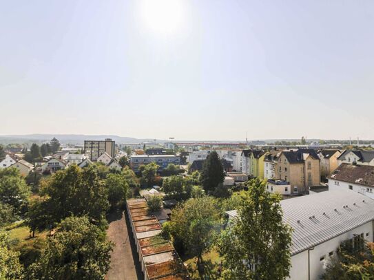 Schöne 4,5-Zi.-ETW mit Balkon, Panoramablick und Garage in guter Lage