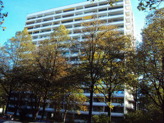 Single-Apartment mit EB-Küche und Loggia mit Weitblick im 8.OG