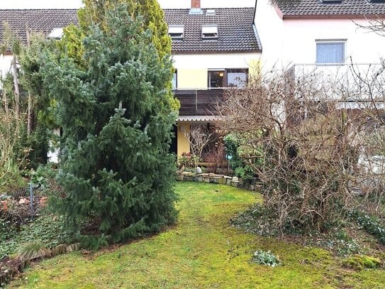 Freiwerdendes Reihenmittelhaus mit Garage in bevorzugter Lage im Süden Nürnbergs!