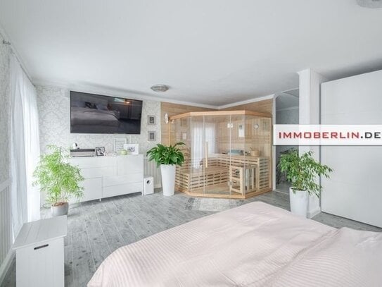 IMMOBERLIN.DE - Exzellentes Haus mit stilvollem Ambiente, Wärmepumpe, Südterrasse, Sauna + Doppelgarage