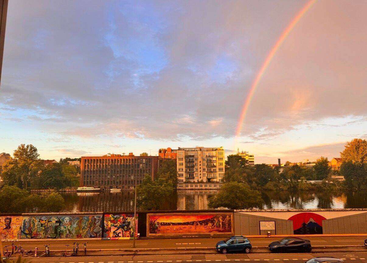 2-Zimmer Wohnung mit Spreeblick direkt an der East Side Gallery - Photo 1