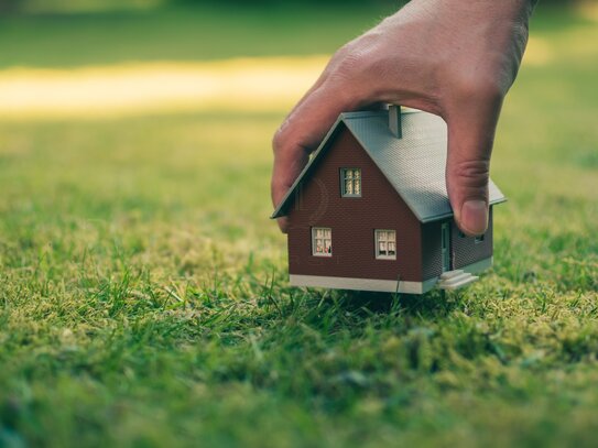 Einfamilienhaus auf großem Grundstück in ruhiger Lage