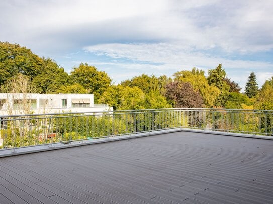 Sanierte Altbauwohnung mit großzügiger Dachterrasse