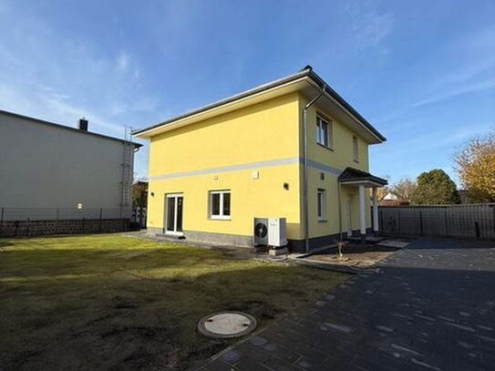 Einfamilienhaus zu vermieten, traumhaftes Neubau, Fussbodenheizung, Terrasse + Garten