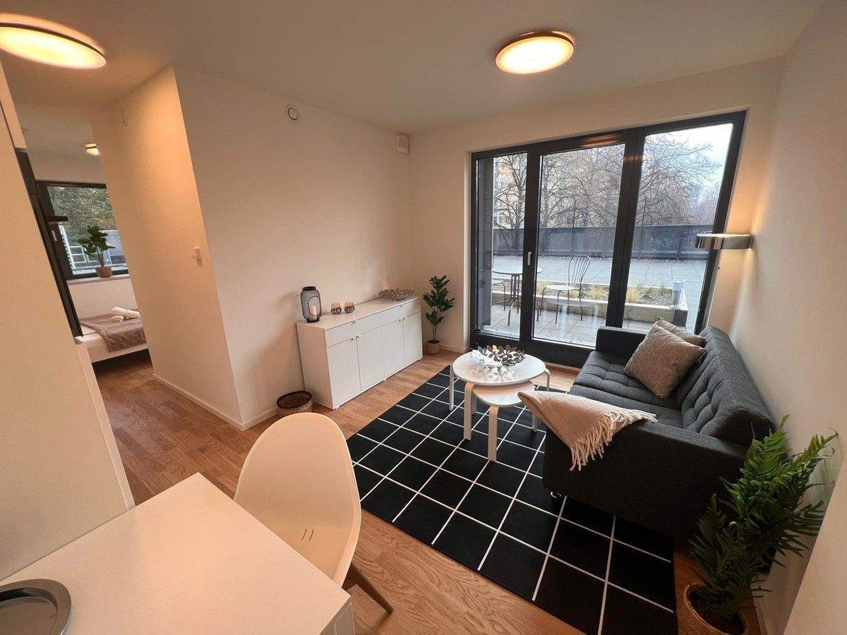 Köpenicker Str. 102: LUXUS 2-Zi-Whg + SÜD-Terrasse - per SOFORT - Foto 1