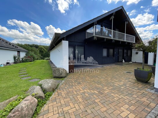 Einzigartiges Einfamilienhaus mit Panoramablick und großem Grundstück