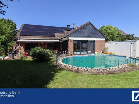 Familienfreundliches, freistehendes und modernisiertes Einfamilienhaus mit schönem Pool