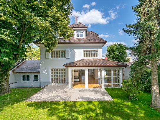 Erstbezug: Edel kernsanierte Familienvilla mit Stil, Charme und sonnigem Garten