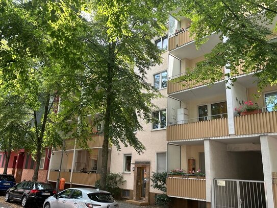 Solide Dreizimmerwohnung mit Balkon in Reinickendorf