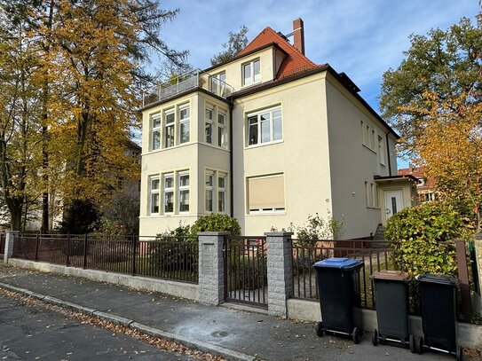 großzügige 4 Raum Wohnung in bester Lage, mit Sauna, Kaminzimmer und Balkon